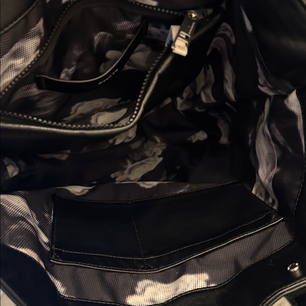 lululemon athletica Classic Black Tote - Picture 4 of 7